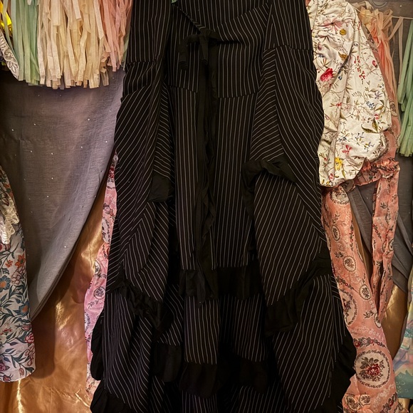Pinstripe bustle skirt, plus size 26 - Picture 2 of 3